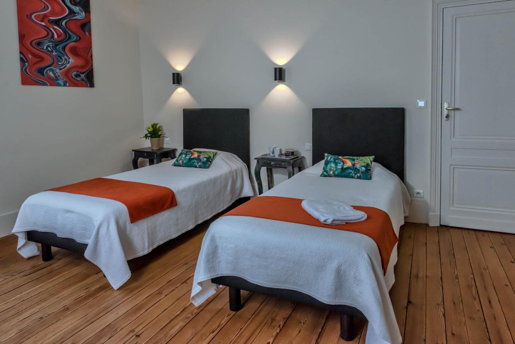 La Maison Duffour Chambres D'Hotes Avec Petit Dejeuner Tonneins Esterno foto